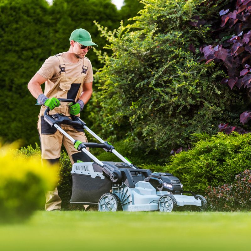 Jetzt für Ihre Gartenarbeit usneren Service der Apido Clean in Enzkreis buchen